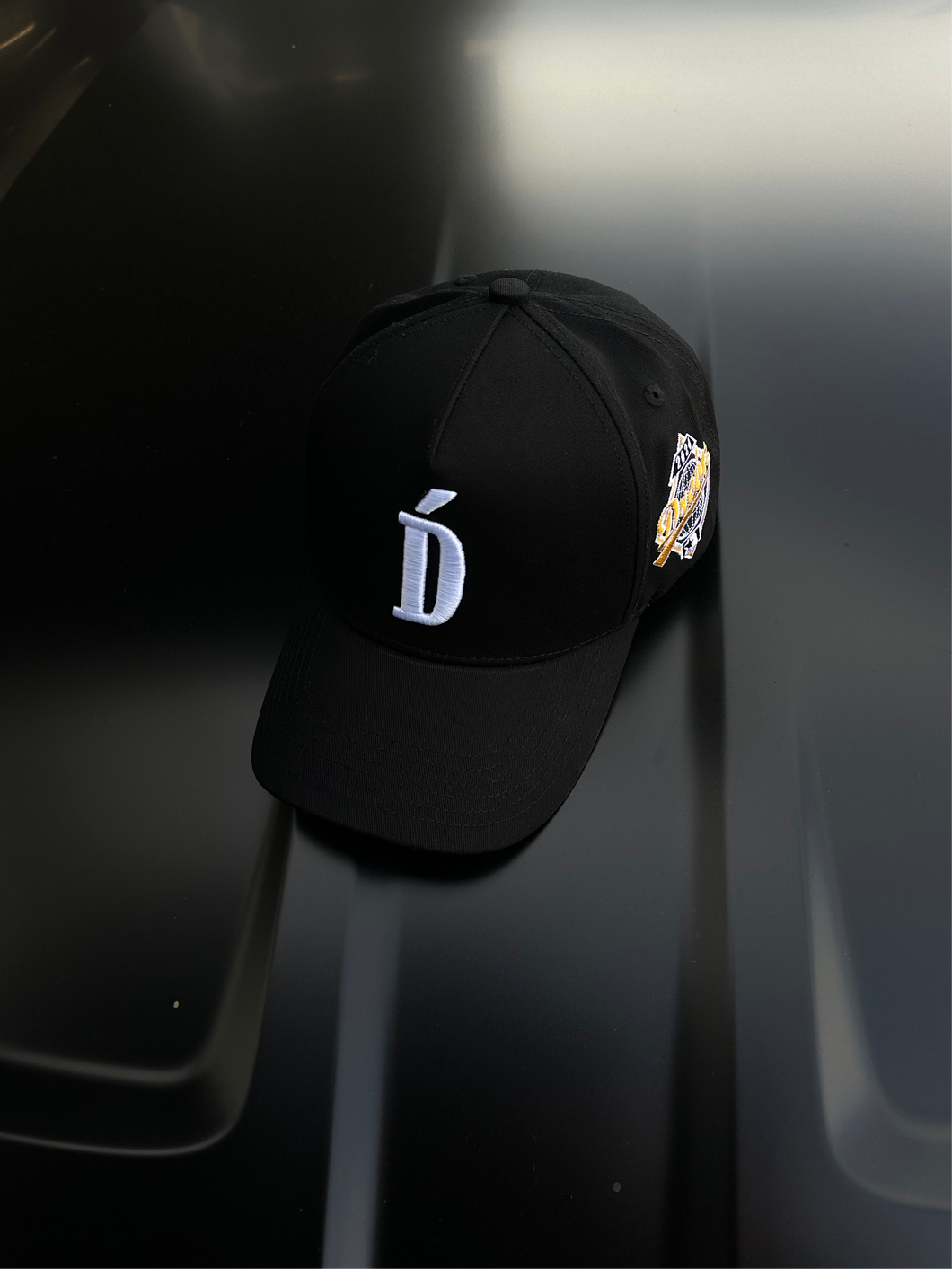 D logo SnapBack